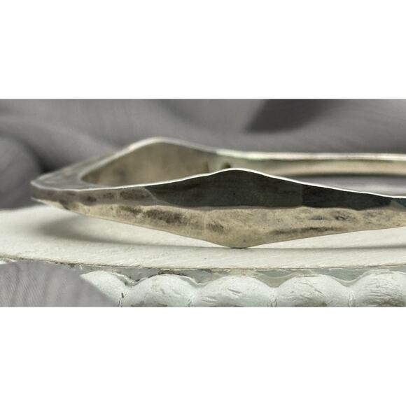 Retired James Avery Las Martilbalos Hammered Bangle Bracelet 39.76G/7.5in - Picture 2 of 8